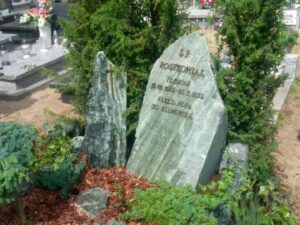 Nagrobek skałkowy #SK9 Nagrobek skałkowy #SK9