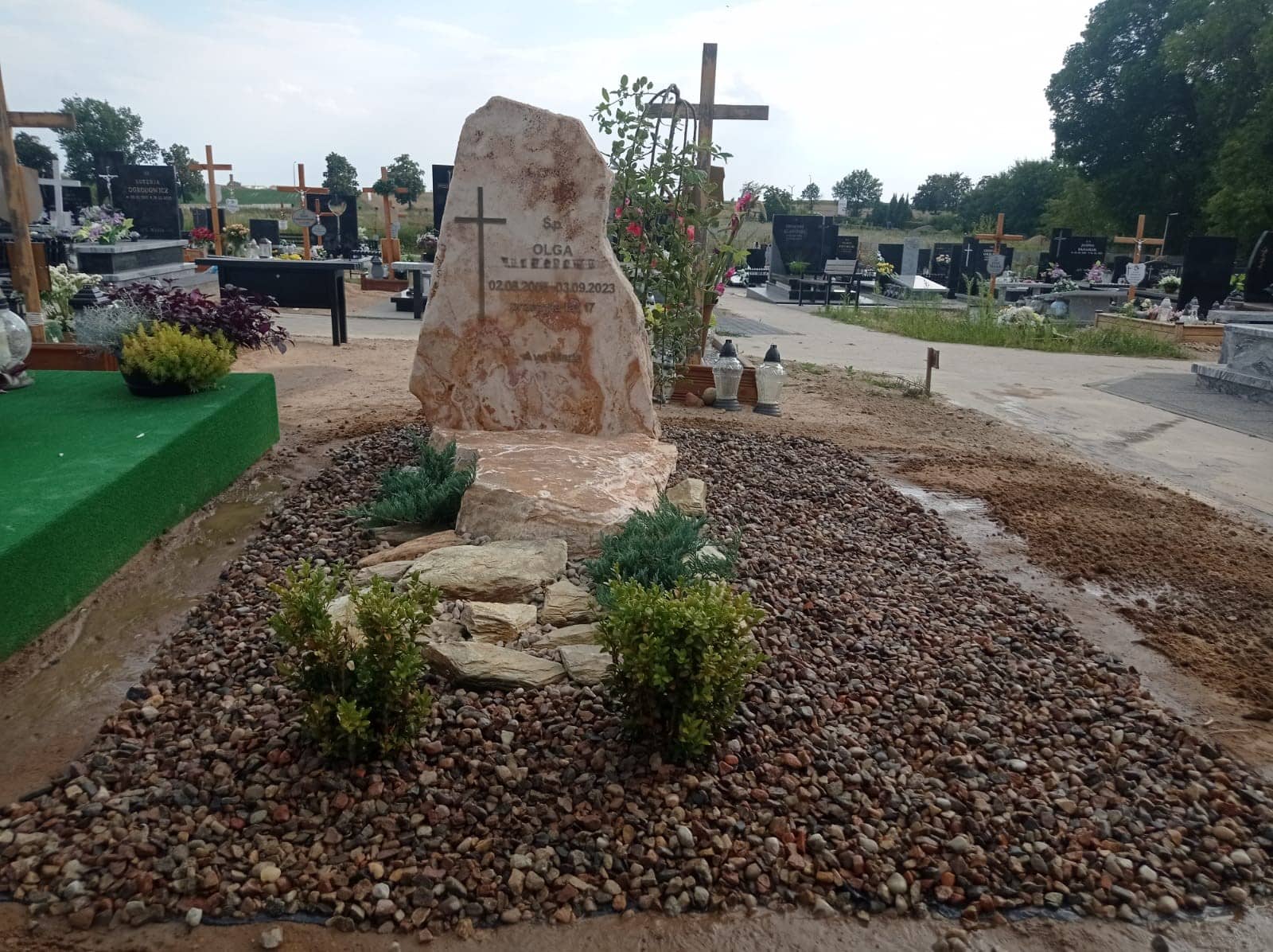 NAGROBEK SKAŁKOWY #SK25 NAGROBEK SKAŁKOWY #SK25